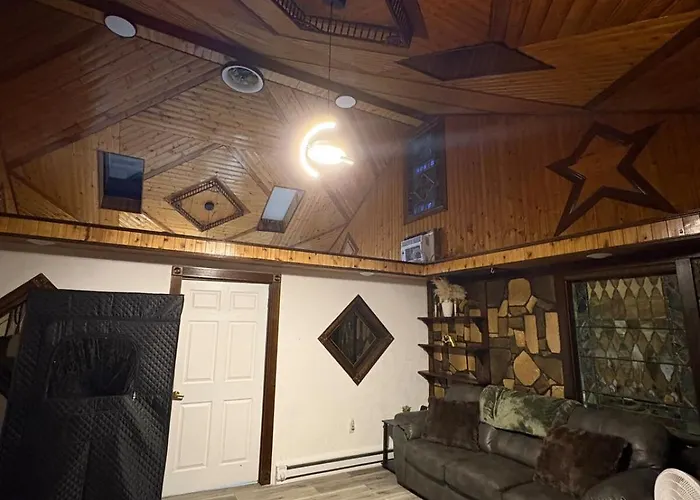 1 Bedroom Beautiful 12 Mins To Downtown! Apartment
